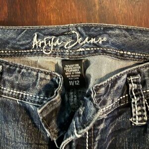 Ariya Dark Blue Jeans